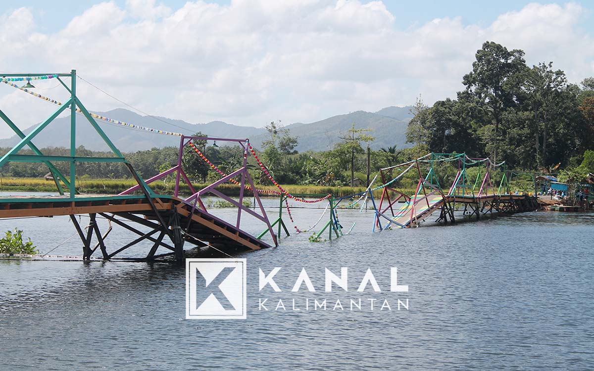Jembatan Pelangi Danau Tamiyang Menunggu Perbaikan dari Dana Desa