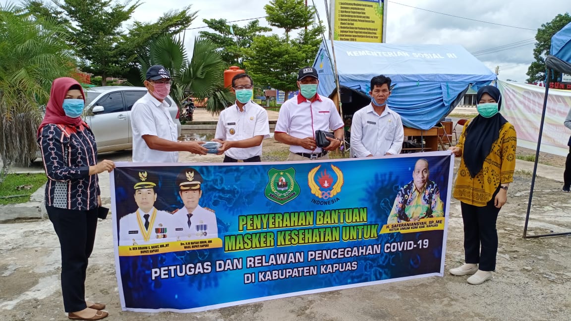 Koni Kapuas Beri Bantuan Masker Ke Posko Covid 19 Kecamatan Kapuas Timur Kanal Kalimantan