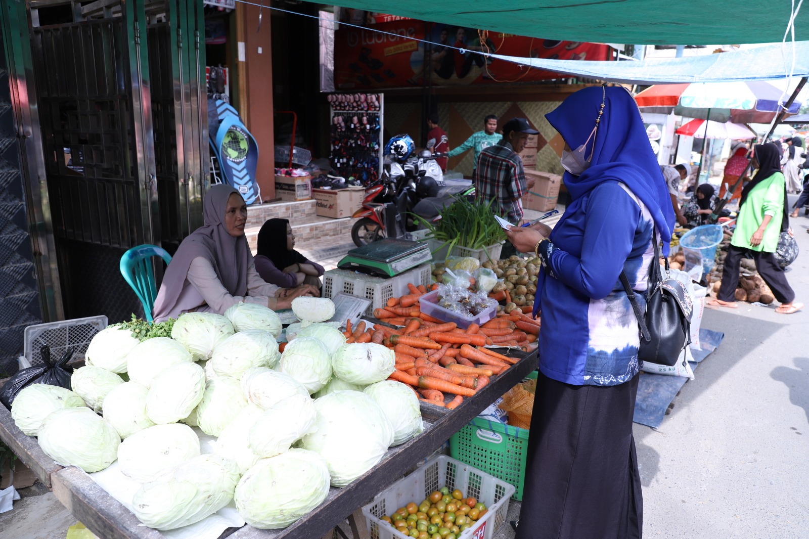 Cabai, Bawang Putih, dan Ayam Ras Mengalami Peningkatan di Pasar Amuntai